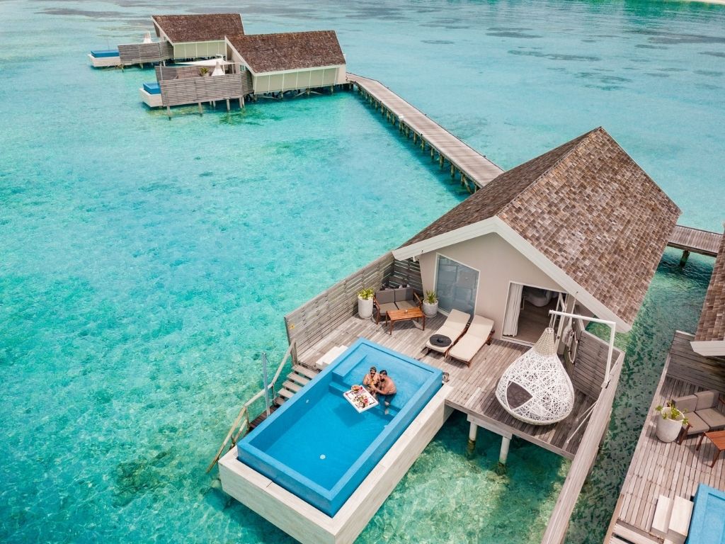 maldives-luxury-hotel-with-pool